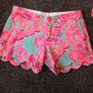 Lilly Pulitzer Buttercup scalloped shorts